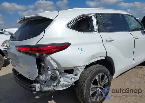 2022 Toyota Highlander Xle из США, поврежденный, VIN 5TDGZRAHXNS099010